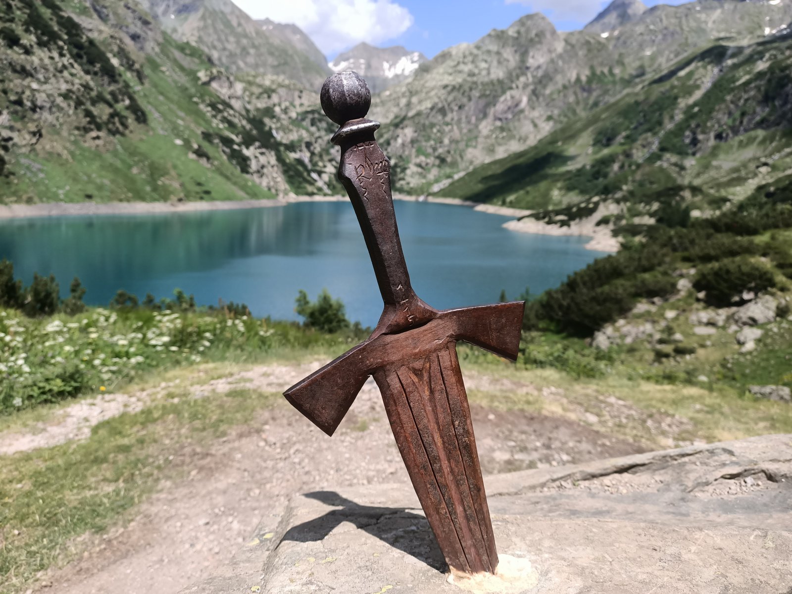 Spada nella roccia, lago di Barbellino