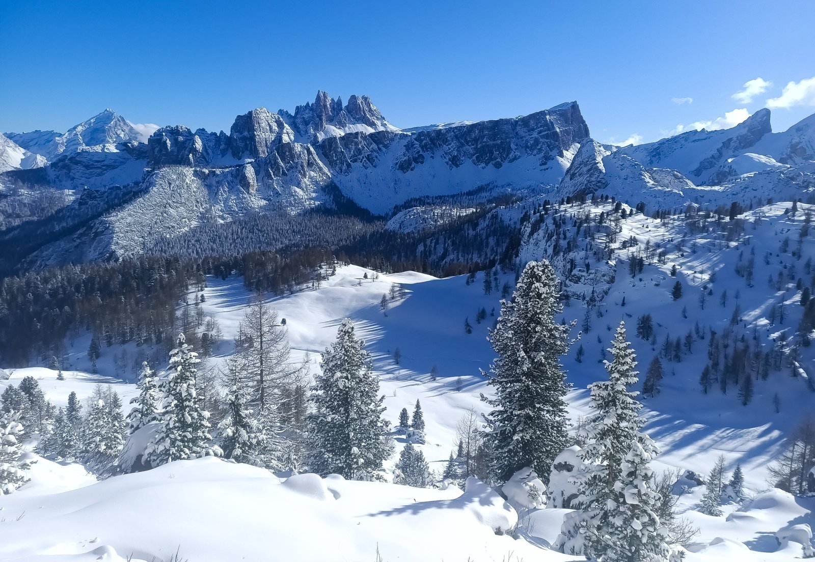 trekking cinque torri, panorama dolomiti, monte Antelao, Croda di Lago, monte Formin, Nuvolau