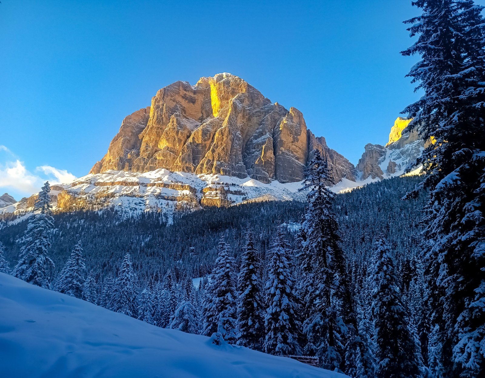 le tofane al tramonto, dolomiti, Cortina d'Ampezzo, enrosadira nel parco naturale delle Dolomiti d'Ampezzo, trekking Cinque Torri