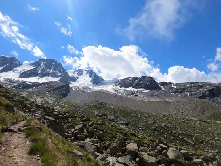 escursione-al-rifugio-chabod-in-valsavarenche-nel-cuore-del-gran